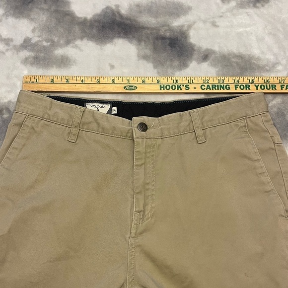 Volcom khaki skateboard shorts - Picture 5 of 9